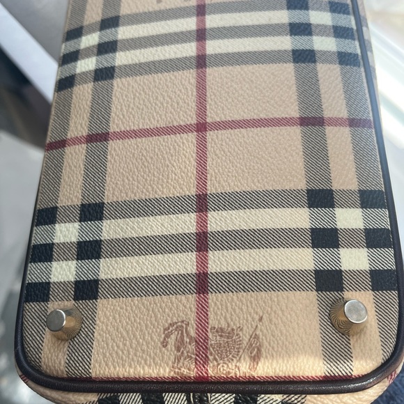 Burberry purse - Picture 3 of 7